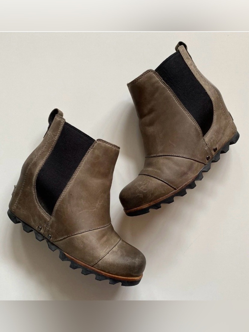 SOREL Lea Wedge Waterproof Leather Chelsea Boots Gray/Brown Women's Size 8 Fall